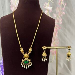 Ishwari Antique Pendant Set Green